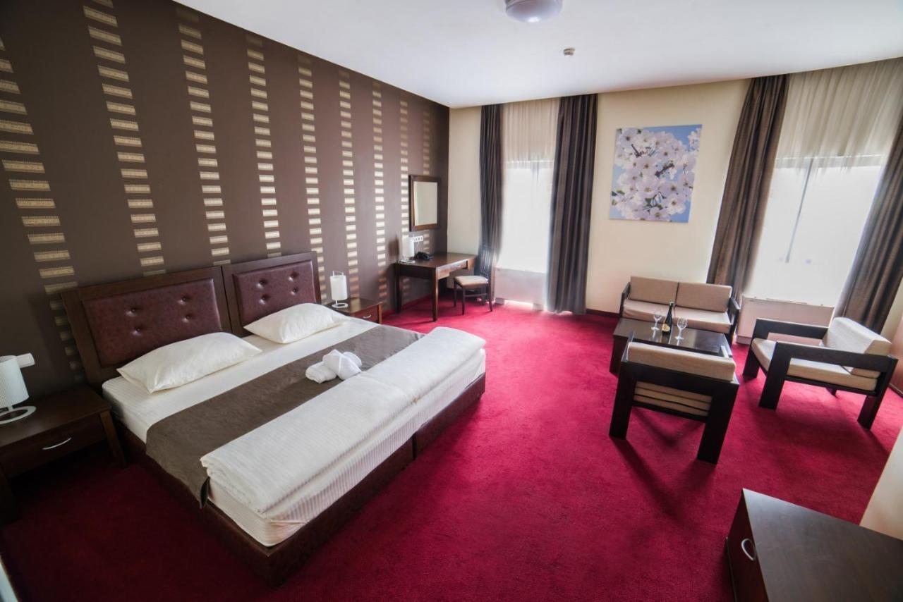 Hotel Atlas Ugljevik Extérieur photo
