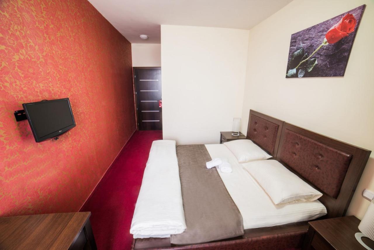 Hotel Atlas Ugljevik Extérieur photo