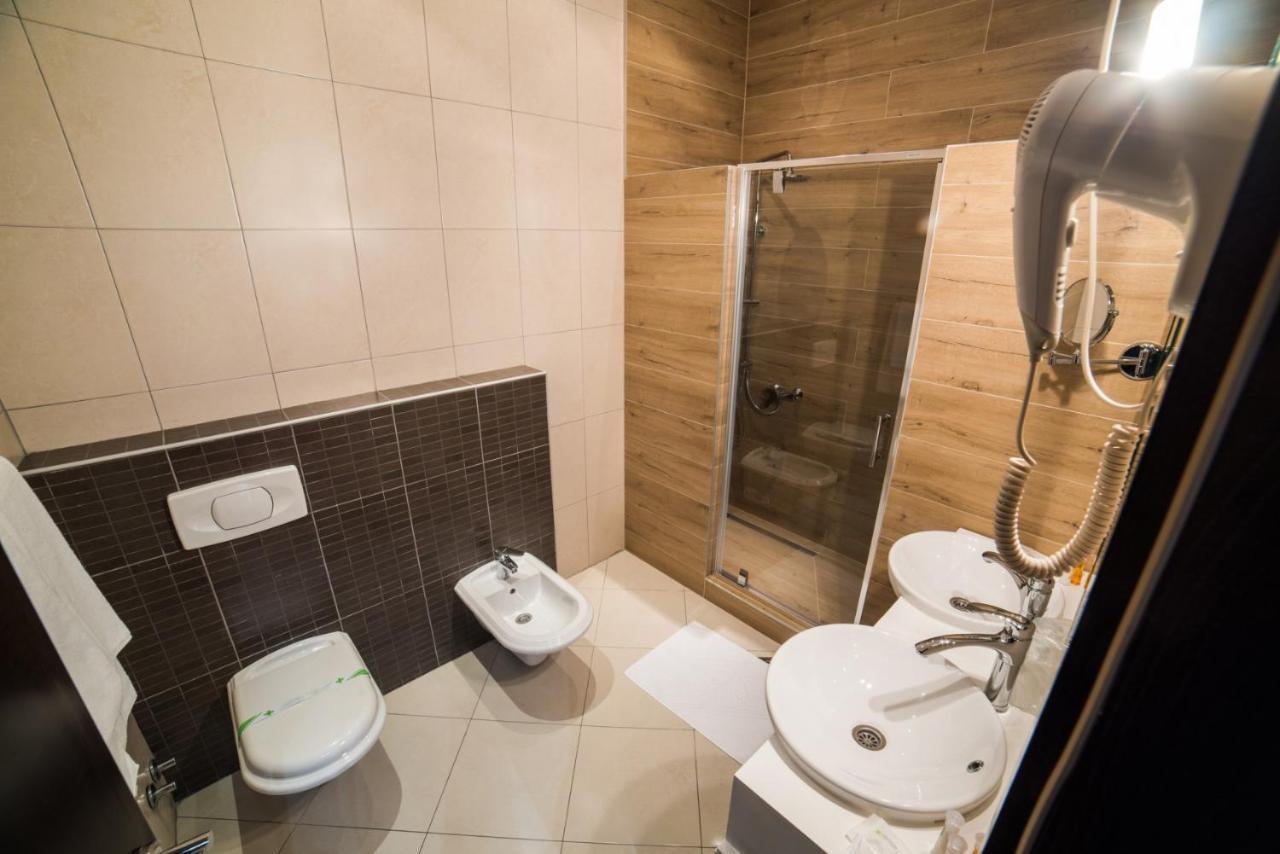 Hotel Atlas Ugljevik Extérieur photo