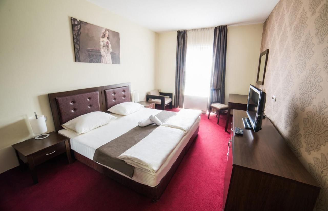 Hotel Atlas Ugljevik Extérieur photo