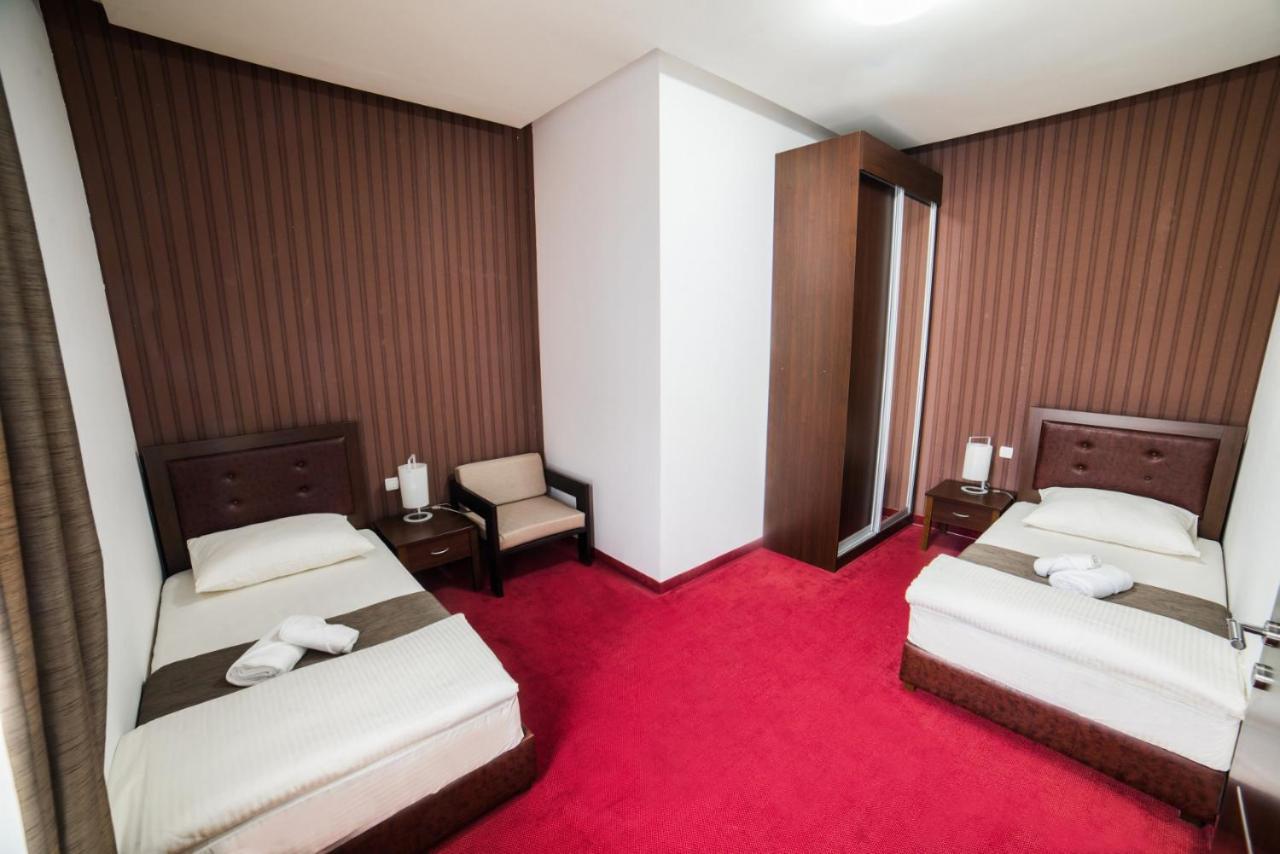 Hotel Atlas Ugljevik Extérieur photo