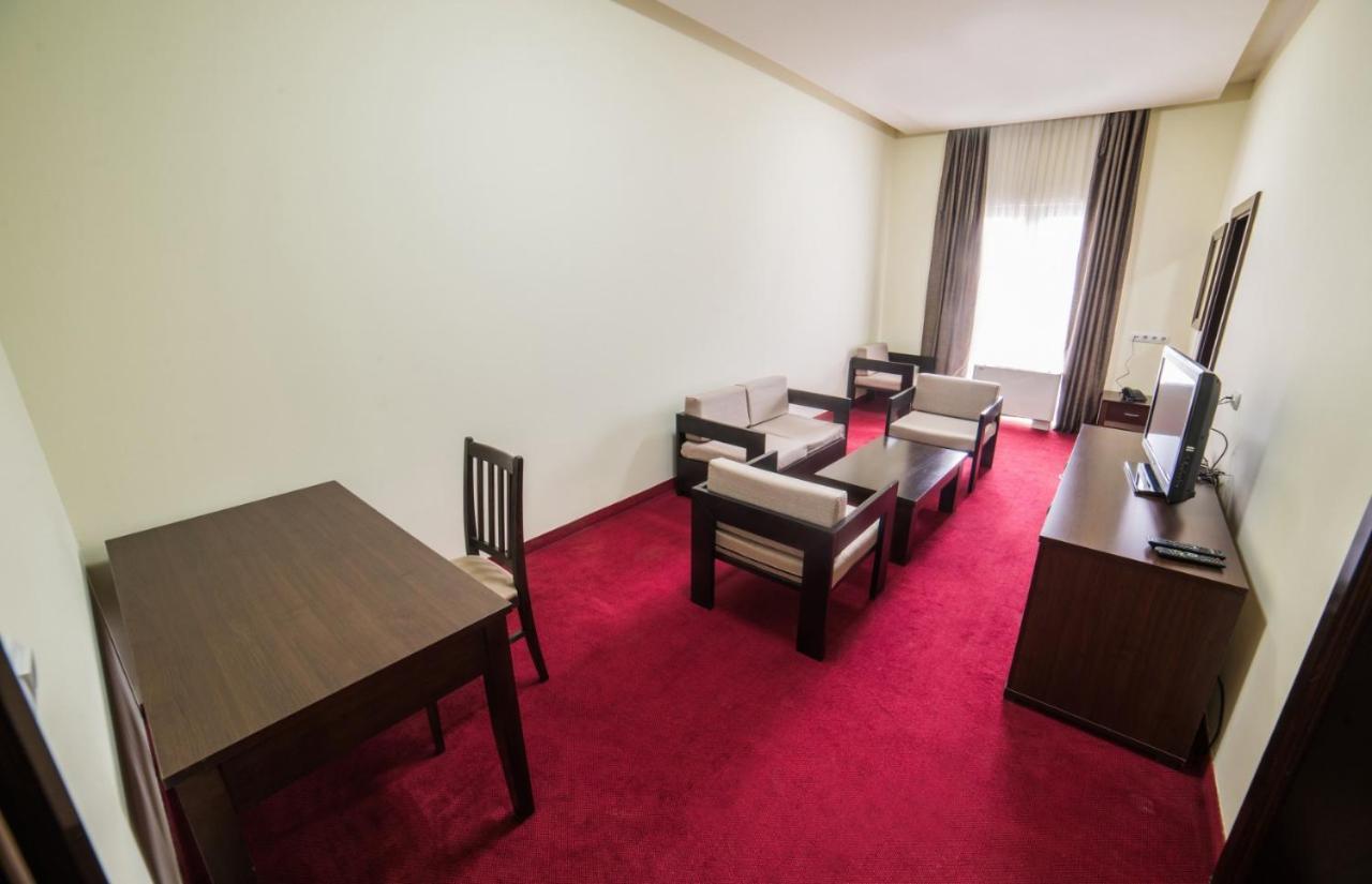 Hotel Atlas Ugljevik Extérieur photo